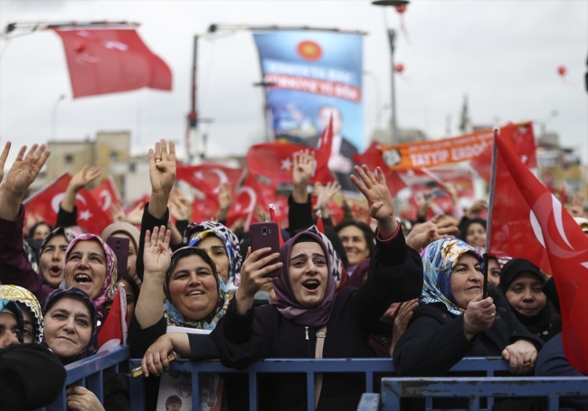 Cumhurbaşkanı Erdoğan: Her an teröristlerin tepesine çökebiliriz